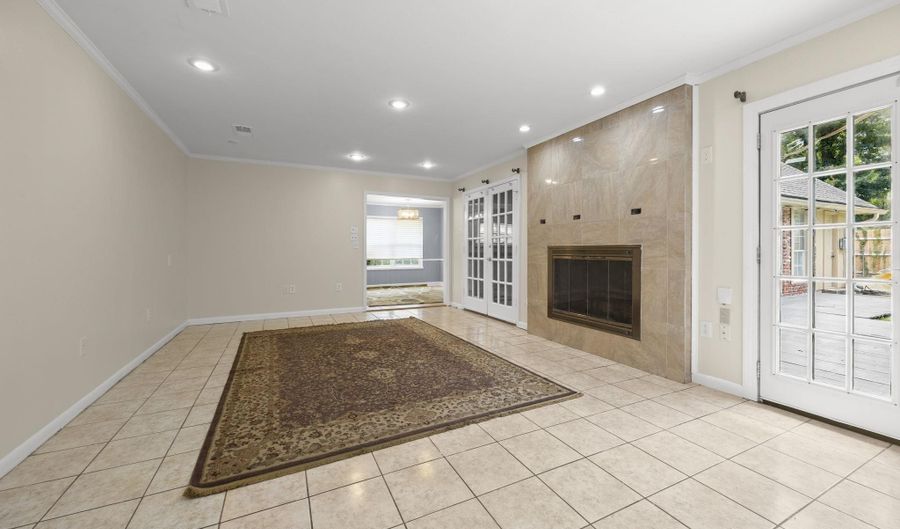 12384 Goodwood Blvd, Baton Rouge, LA 70815 - 5 Beds, 3 Bath