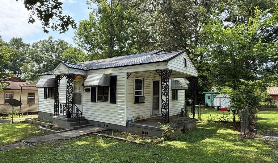 212 Walker Dr, Attalla, AL 35954 - 2 Beds, 1 Bath
