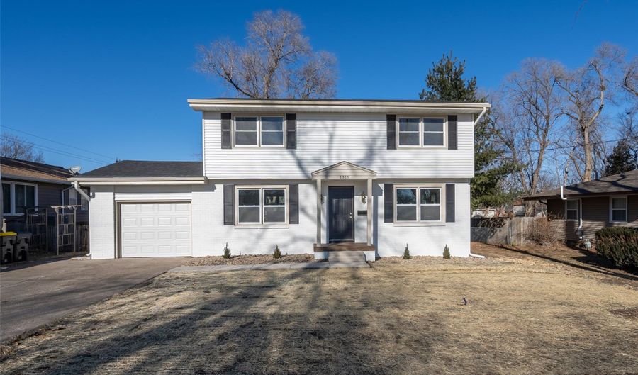1316 Orchard St, Adel, IA 50003 - 5 Beds, 3 Bath