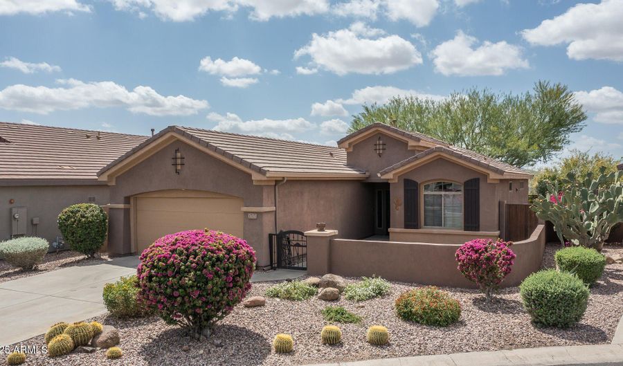 1717 W MEDINAH Ct, Anthem, AZ 85086 - 3 Beds, 2 Bath