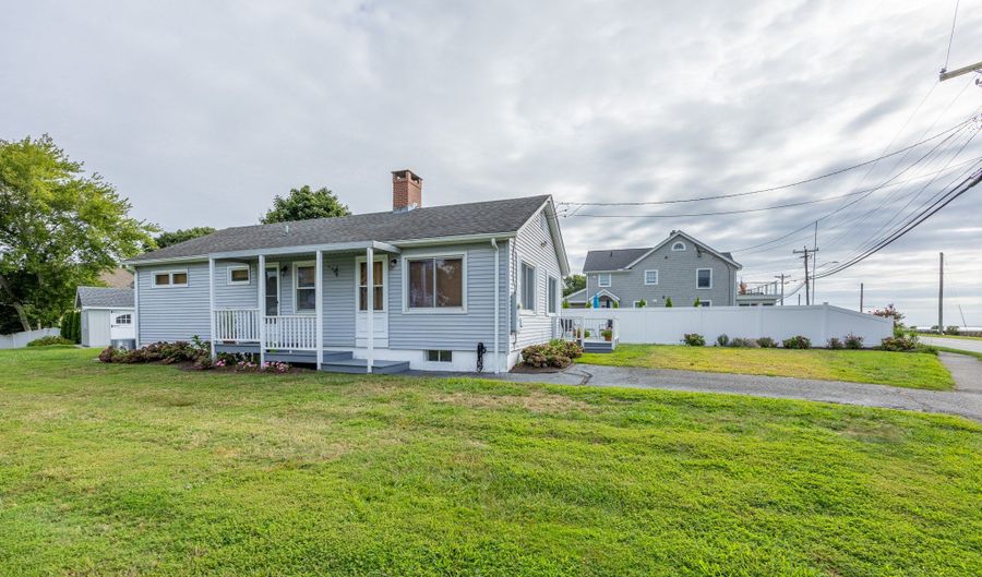 366 Maple Ave, Old Saybrook, CT 06475 - 2 Beds, 2 Bath