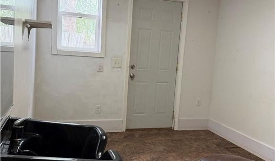 302 Benton St, Anoka, MN 55303 - 5 Beds, 2 Bath
