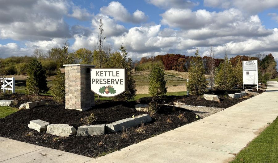 8344 Kettle Oak Dr SE, Alto, MI 49302 - 4 Beds, 2 Bath