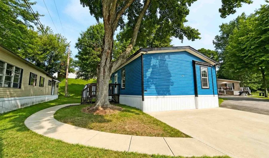 7055 Quarry Rd 199, Amherst, OH 44001 - 3 Beds, 2 Bath