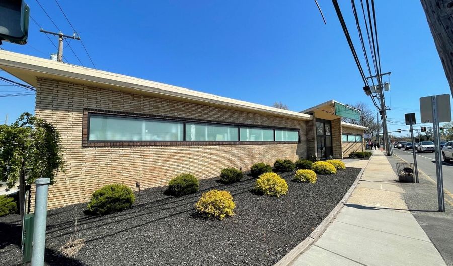 365 Broadway, Amityville, NY 11701 - 0 Beds, 0 Bath