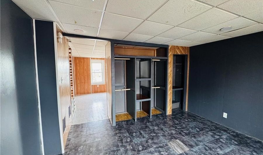 637 N Penn St, Allentown, PA 18102 - 5 Beds, 2 Bath