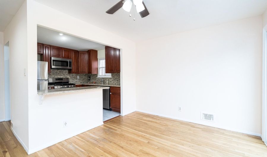 178 W 17TH St Unit 1, Bayonne, NJ 07030 - 3 Beds, 2 Bath