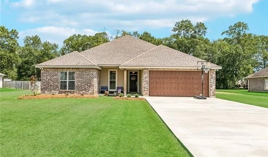 30253 DEAUX RUN Rd, Albany, LA 70711 - 4 Beds, 2 Bath