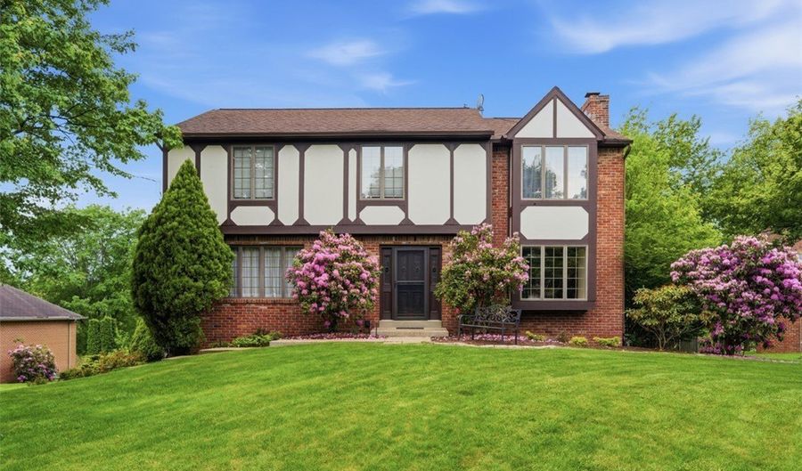 261 Finnin Rd, Allegheny Twp., PA 15068 - 3 Beds, 3 Bath