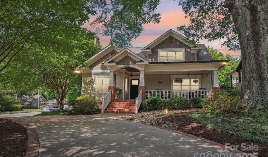 1701 Dearmon Dr, Charlotte, NC 28205 - 5 Beds, 3 Bath