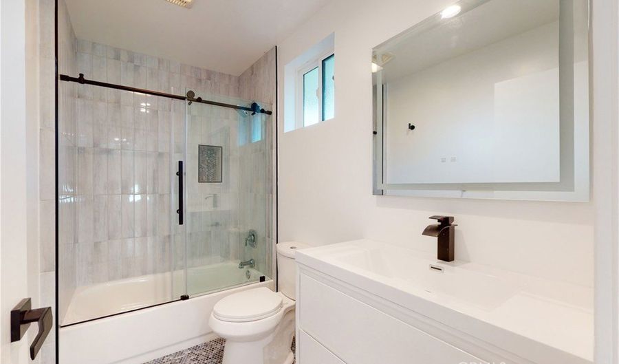 638 Serrano, Los Angeles, CA 90004 - 4 Beds, 4 Bath