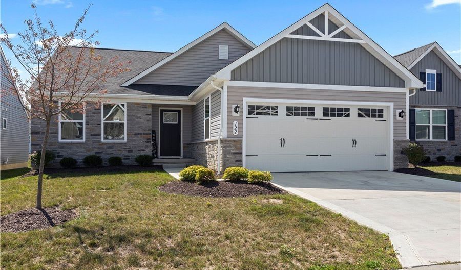 122 Eagle Cir, Amherst, OH 44001 - 3 Beds, 2 Bath