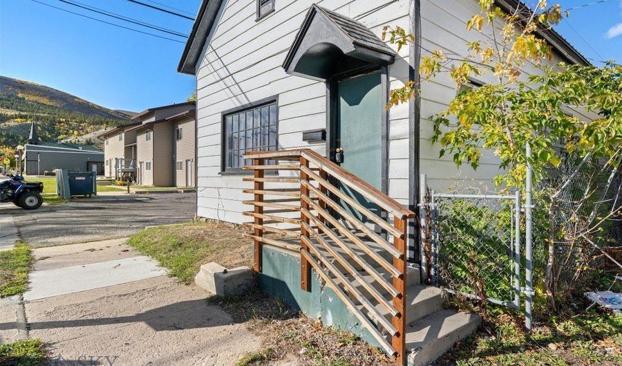 310 Chestnut, Anaconda, MT 59711 - 2 Beds, 1 Bath