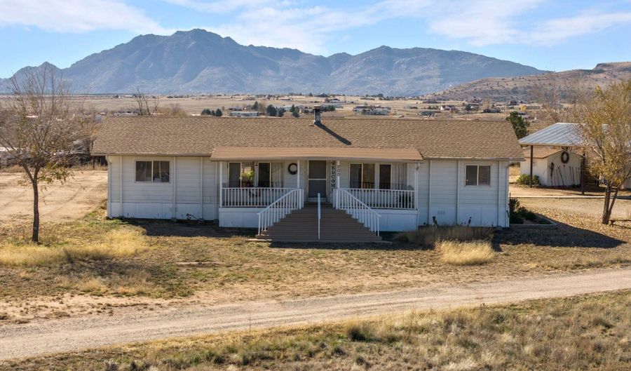 200 S Mountain View Rd, Chino Valley, AZ 86323 - 3 Beds, 2 Bath
