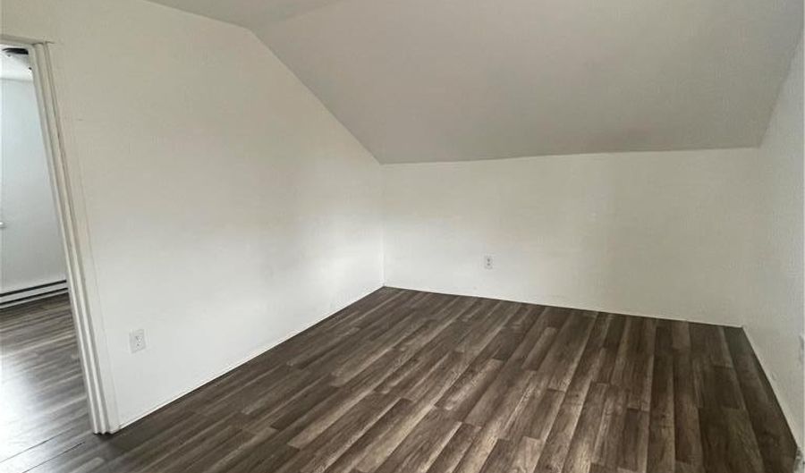 551 Sumner Ct, Allentown, PA 18102 - 3 Beds, 1 Bath