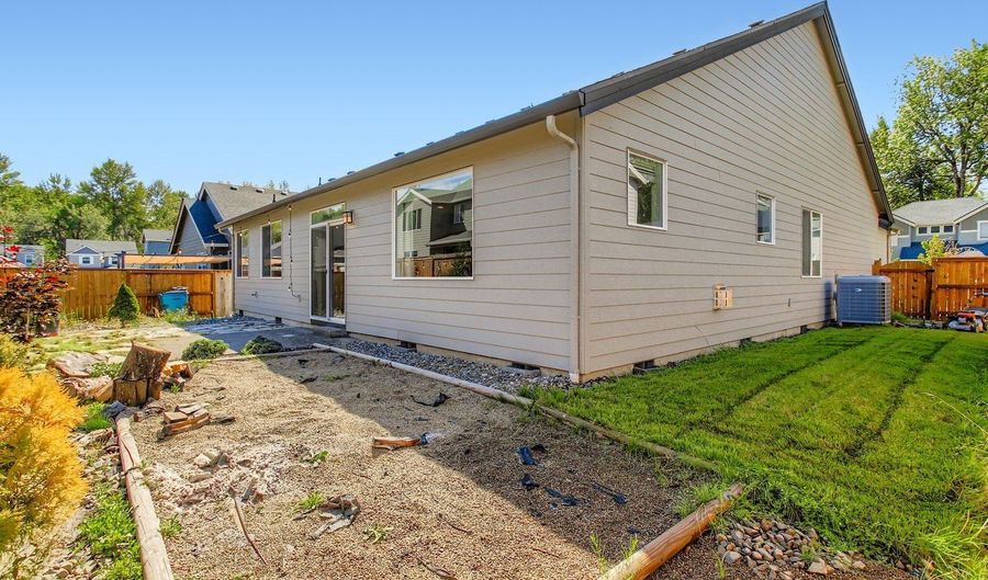 1136 NE 17TH St, Battle Ground, WA 98604 - 4 Beds, 3 Bath