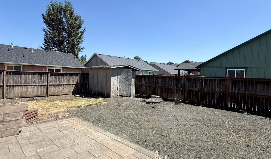 3793 Avalon Ave NE, Albany, OR 97322 - 5 Beds, 3 Bath
