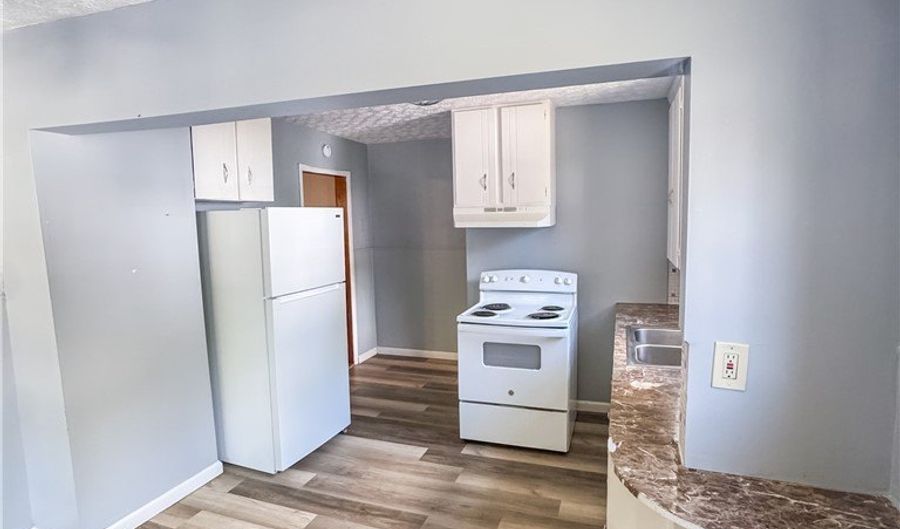 2041 13th St SW, Akron, OH 44314 - 3 Beds, 1 Bath