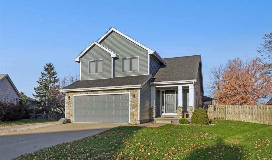 729 11th St SE, Altoona, IA 50009 - 4 Beds, 3 Bath