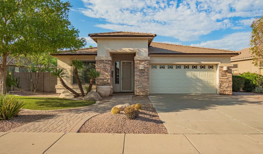 12746 W MERRELL St, Avondale, AZ 85392 - 3 Beds, 2 Bath