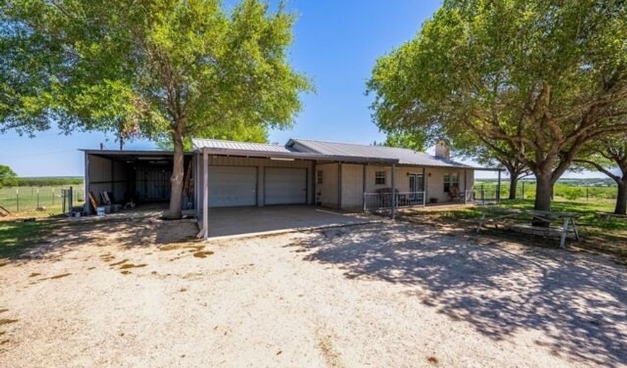 9404 Crow Ln, Adkins, TX 78101 - 5 Beds, 2 Bath