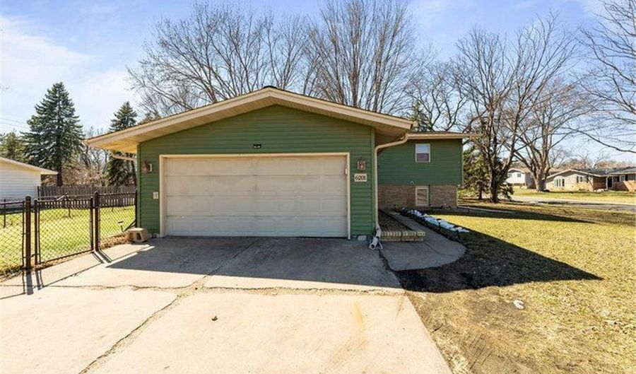 6201 81st Ave N, Brooklyn Park, MN 55443 - 4 Beds, 2 Bath