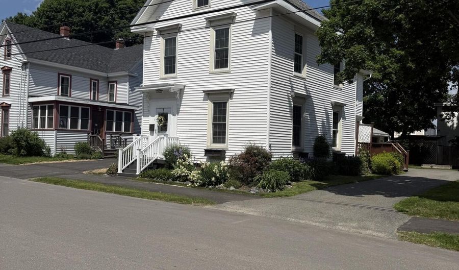 141 Forest Ave, Bangor, ME 04401 - 3 Beds, 2 Bath