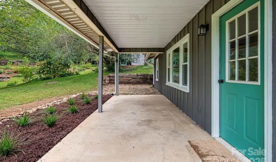 119 Richland St, Asheville, NC 28806 - 8 Beds, 4 Bath