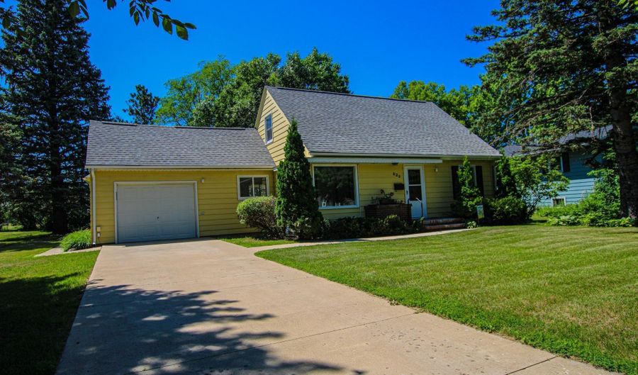 822 Westwood Dr SW, Alexandria, MN 56308 - 4 Beds, 2 Bath