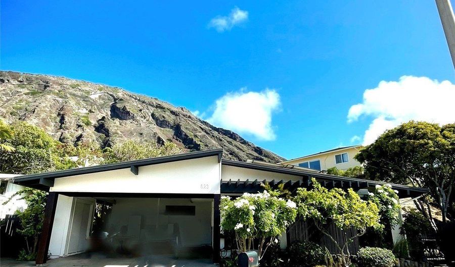 823 Kalalea St, Honolulu, HI 96825 - 4 Beds, 3 Bath
