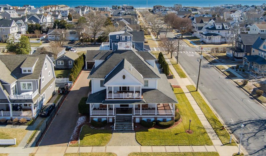 304 8th Ave, Belmar, NJ 07719 - 6 Beds, 5 Bath