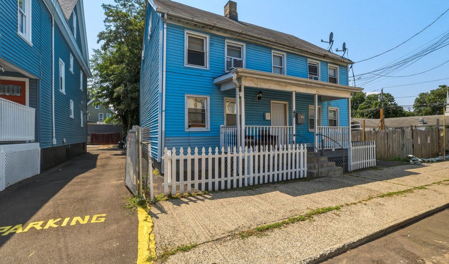 45 Columbia St, Bridgeport, CT 06604 - 2 Beds, 1 Bath