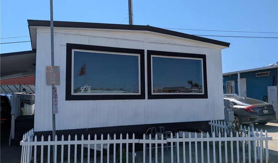 1900 Artesia Blvd 4, Torrance, CA 90504 - 2 Beds, 1 Bath