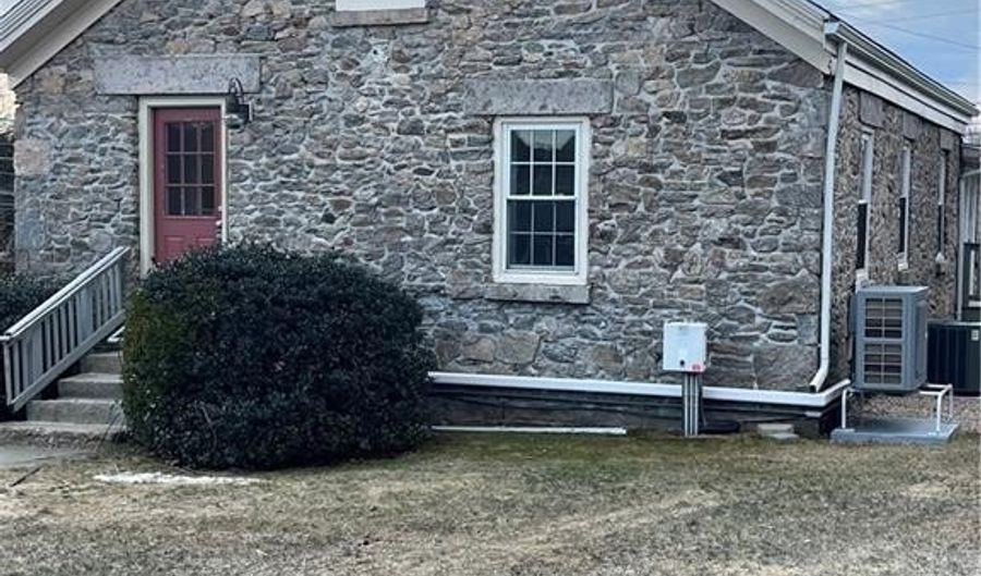 4459 Old Post Rd, Charlestown, RI 02813 - 2 Beds, 2 Bath