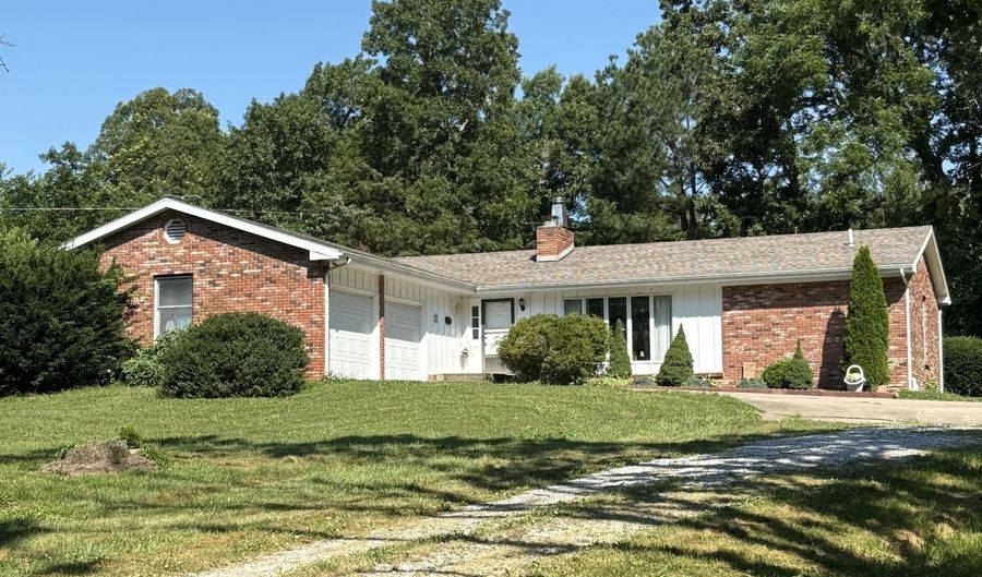 22389 Lawrence 1215, Aurora, MO 65605 - 4 Beds, 3 Bath