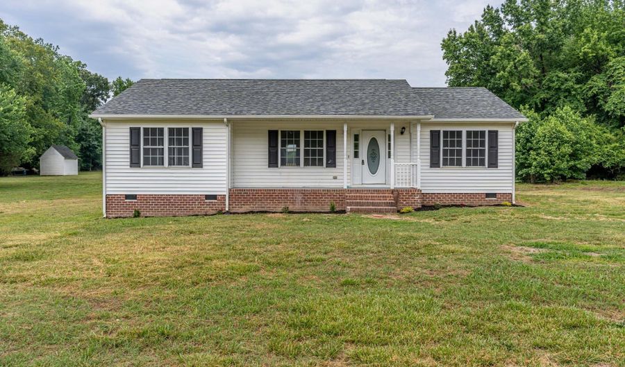 12491 CLINTON HEIGHTS Dr, Ashland, VA 23005 - 3 Beds, 2 Bath