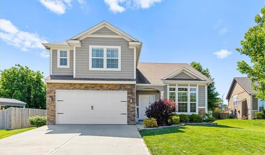 806 154th Cir, Basehor, KS 66007 - 4 Beds, 3 Bath