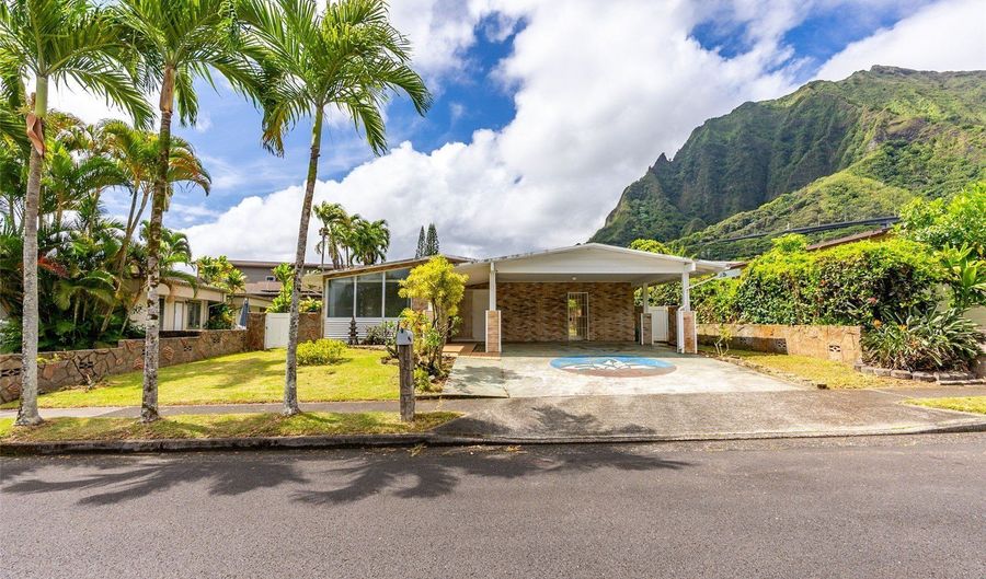 46-438 Makena St, Kaneohe, HI 96744 - 4 Beds, 2 Bath