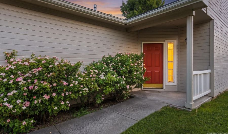 6270 N Sparkford Way, Boise, ID 83713 - 3 Beds, 2 Bath