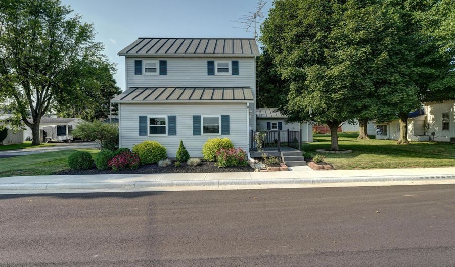 303 E 1ST St, Arcanum, OH 45304 - 3 Beds, 2 Bath