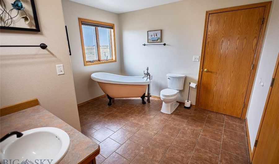 2733 Mt Highway 69, Boulder, MT 59632 - 5 Beds, 3 Bath