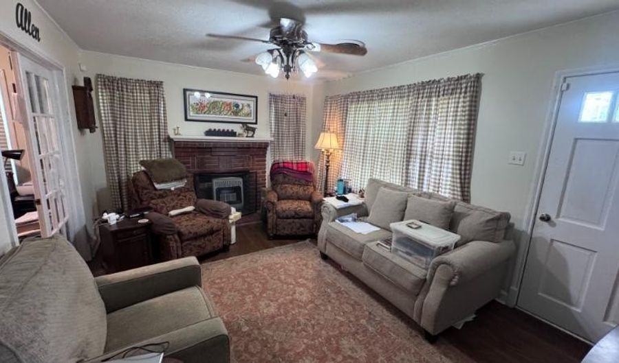 529 N 4th St, Baldwyn, MS 38824 - 3 Beds, 2 Bath