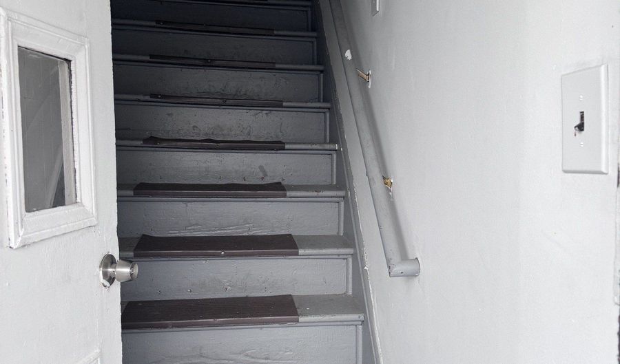 26 Dwight St 3rd floor, Bristol, CT 06010 - 2 Beds, 1 Bath