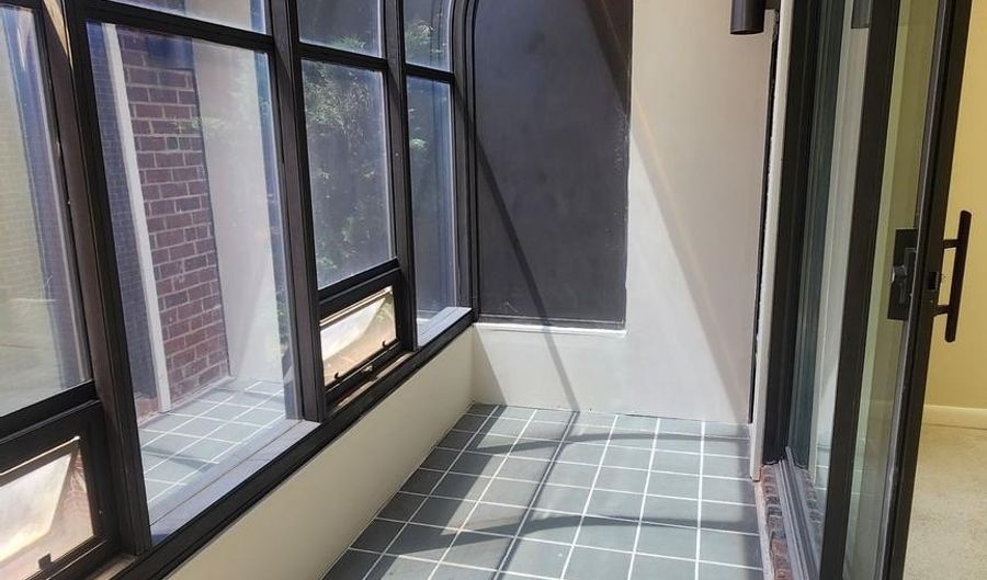 236 TAYLOR RUN Pkwy 8, Alexandria, VA 22314 - 2 Beds, 1 Bath