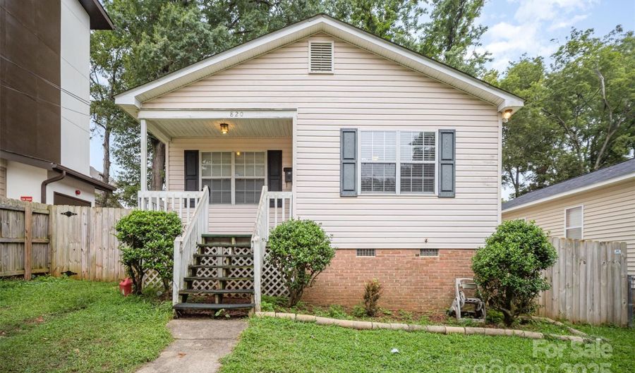 820 E 18th St, Charlotte, NC 28205 - 3 Beds, 2 Bath