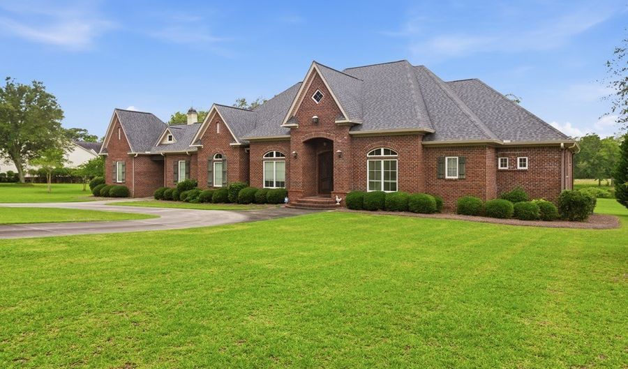 208 Thornberry, Ashford, AL 36312 - 4 Beds, 6 Bath