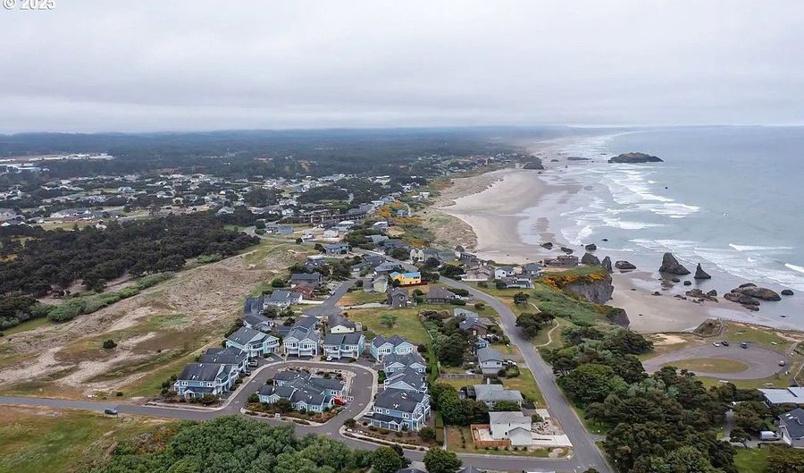 1313 VILLAGE Loop, Bandon, OR 97411 - 2 Beds, 2 Bath