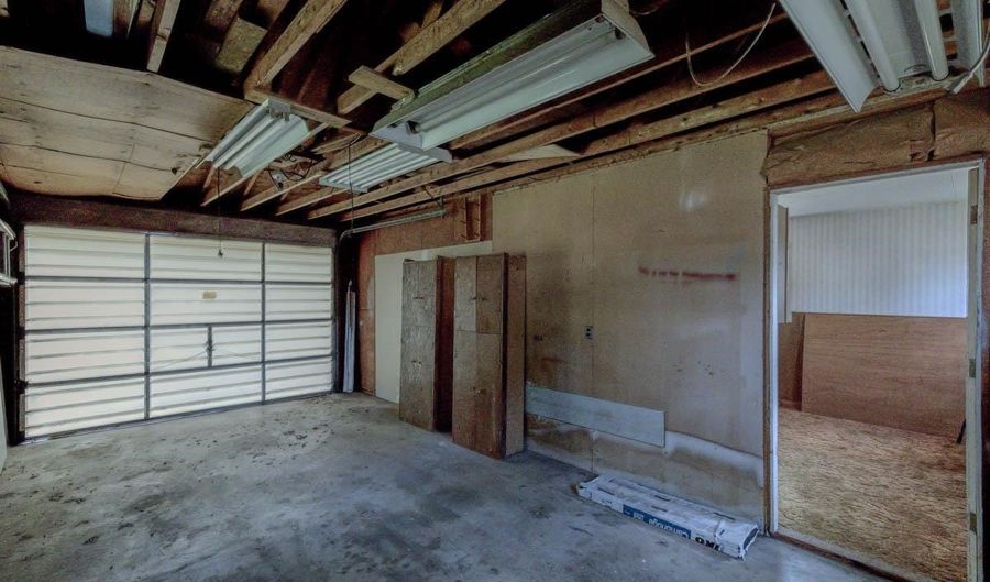 239 Greenway Rd, Arkansas City, KS 67005 - 2 Beds, 1 Bath