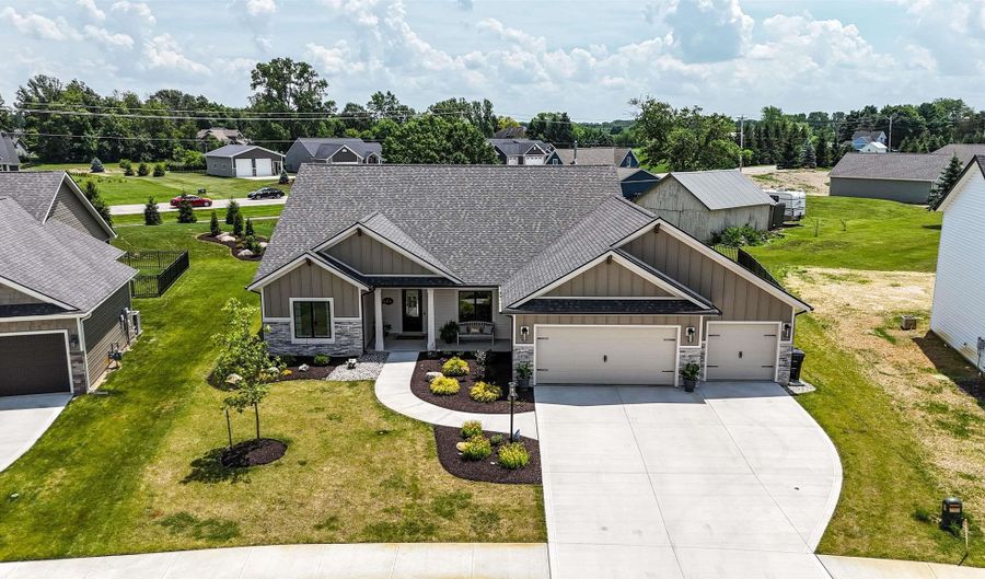 18750 Eisley Cv, Auburn, IN 46706 - 3 Beds, 2 Bath