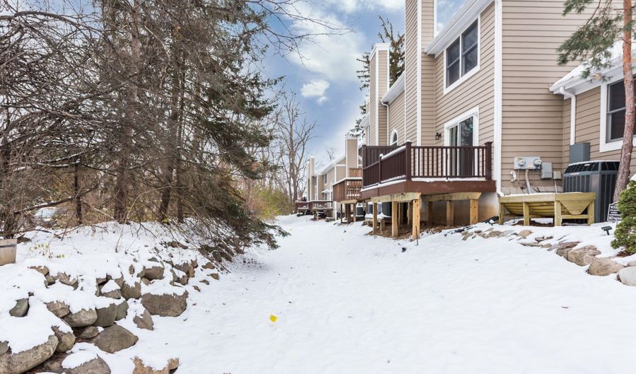 2434 Mulberry Ct, Ann Arbor, MI 48104 - 2 Beds, 2 Bath